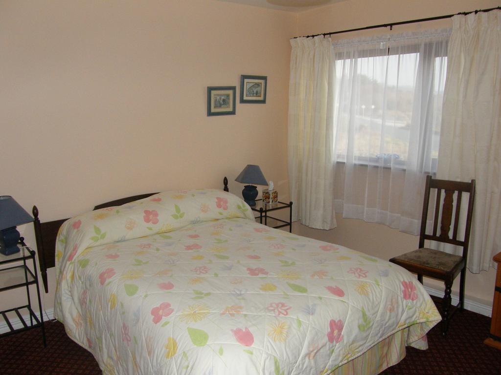 Mellottes B&B Cornamona Номер фото